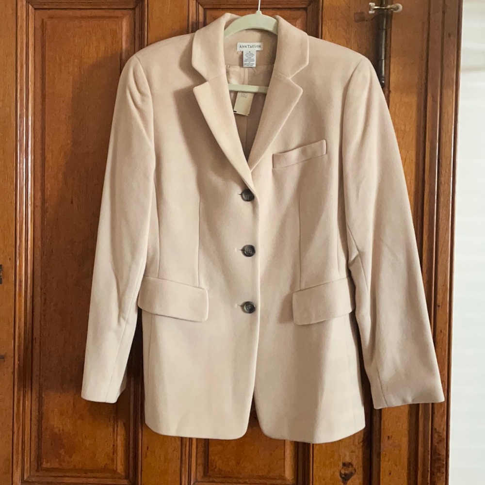 NWT Cashmere Wool Ann Taylor Blazer size 8 Beige